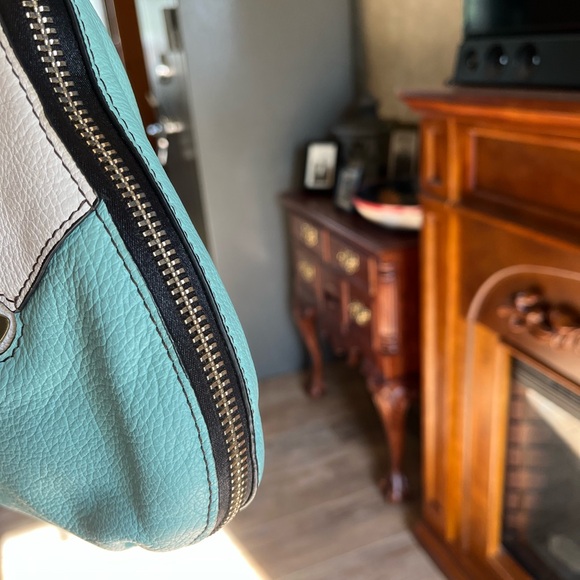 orYany Shoulder/Crossbody‎ Bag - Picture 3 of 16